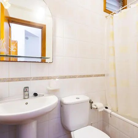 Апартаменты Live Paseo Salineras Калета-де-Интериан